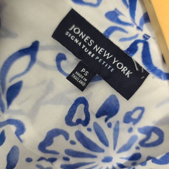 Jones New York Blue and White Flora Button Shirt - Picture 3 of 10